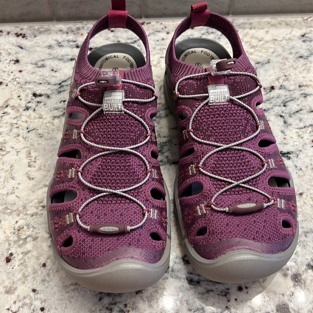 Women’s Keen Evofit One Size 9.5 Brand New